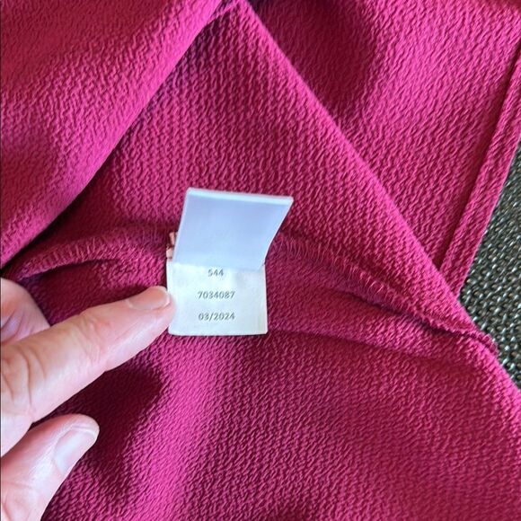 CeCe Red Sangria Burgundy Short Sleeve Button Down Shirt size Medium NWT - Picture 10 of 10